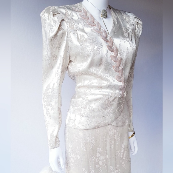 EXTRAORDINARY Vintage Skirt Suit💎 - Picture 2 of 7